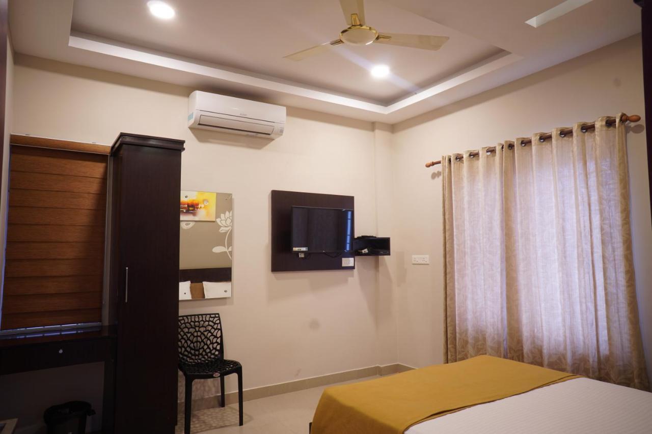 Hotel Metro Residency Kochi Exterior foto