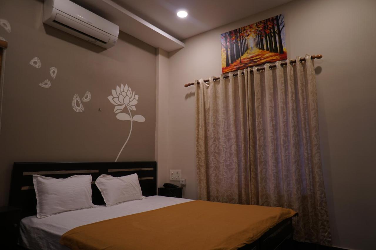 Hotel Metro Residency Kochi Exterior foto