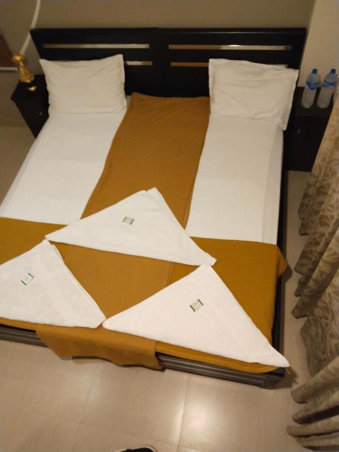 Hotel Metro Residency Kochi Exterior foto