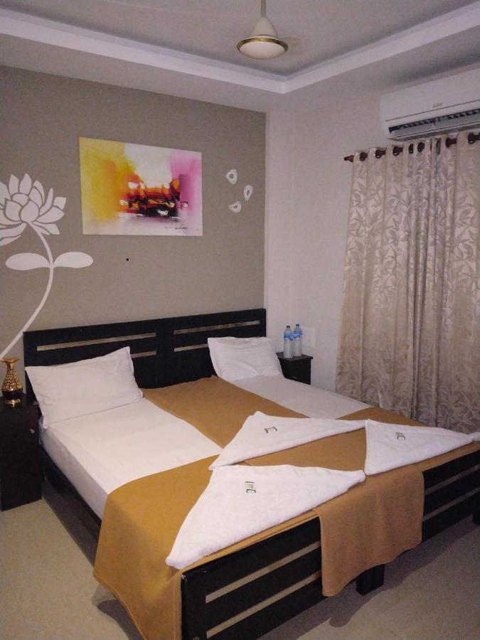Hotel Metro Residency Kochi Exterior foto