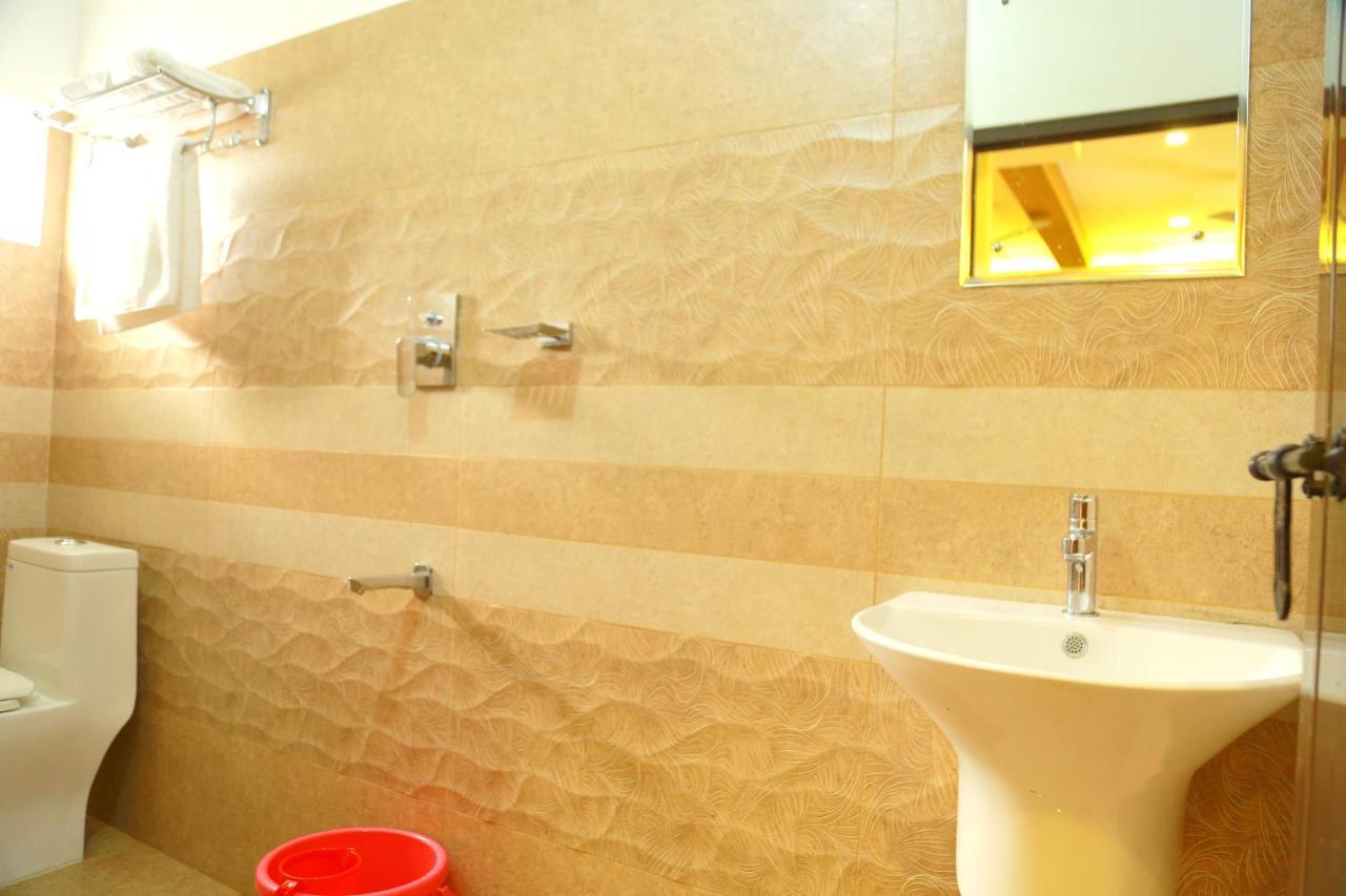 Hotel Metro Residency Kochi Exterior foto
