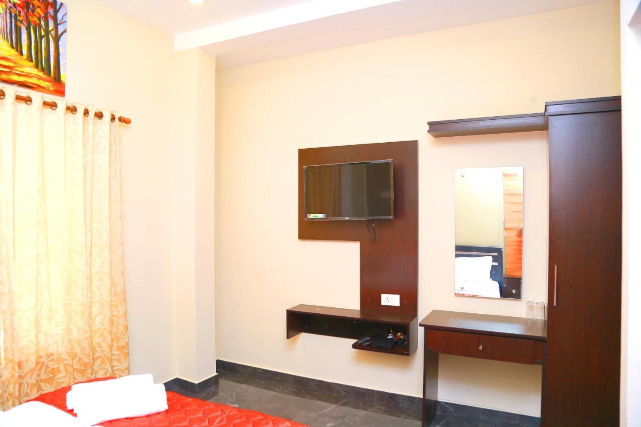Hotel Metro Residency Kochi Exterior foto