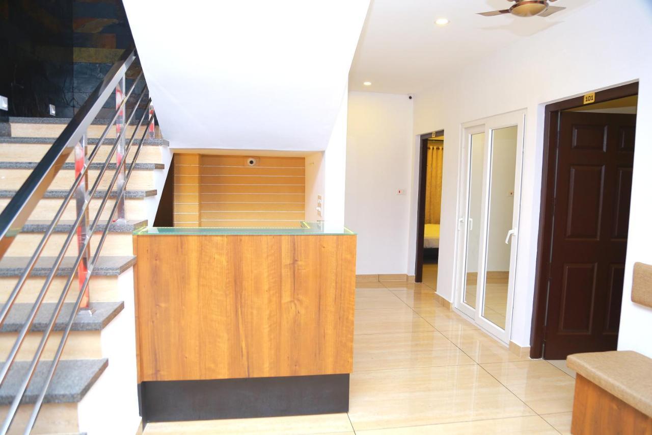 Hotel Metro Residency Kochi Exterior foto